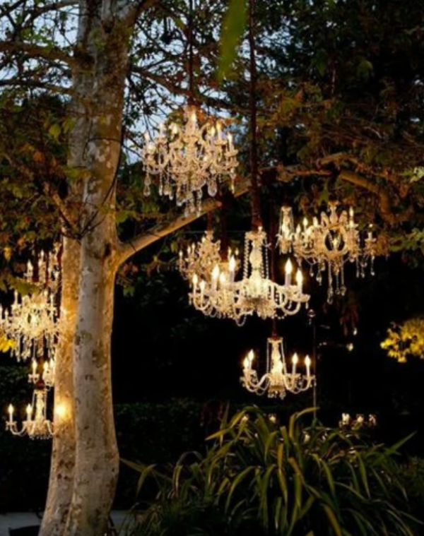 Penerangan Taman dengan Lampu Gantung